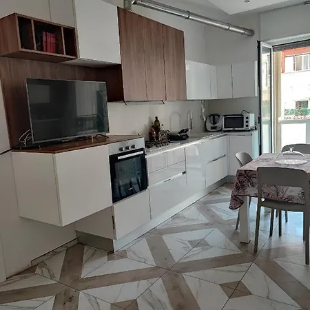 Indahouse Apartment *