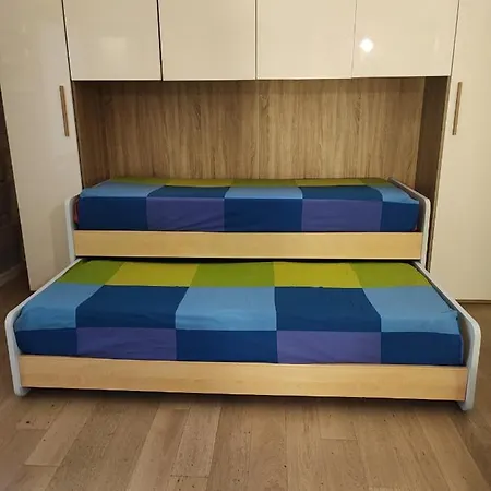 Indahouse Apartment *